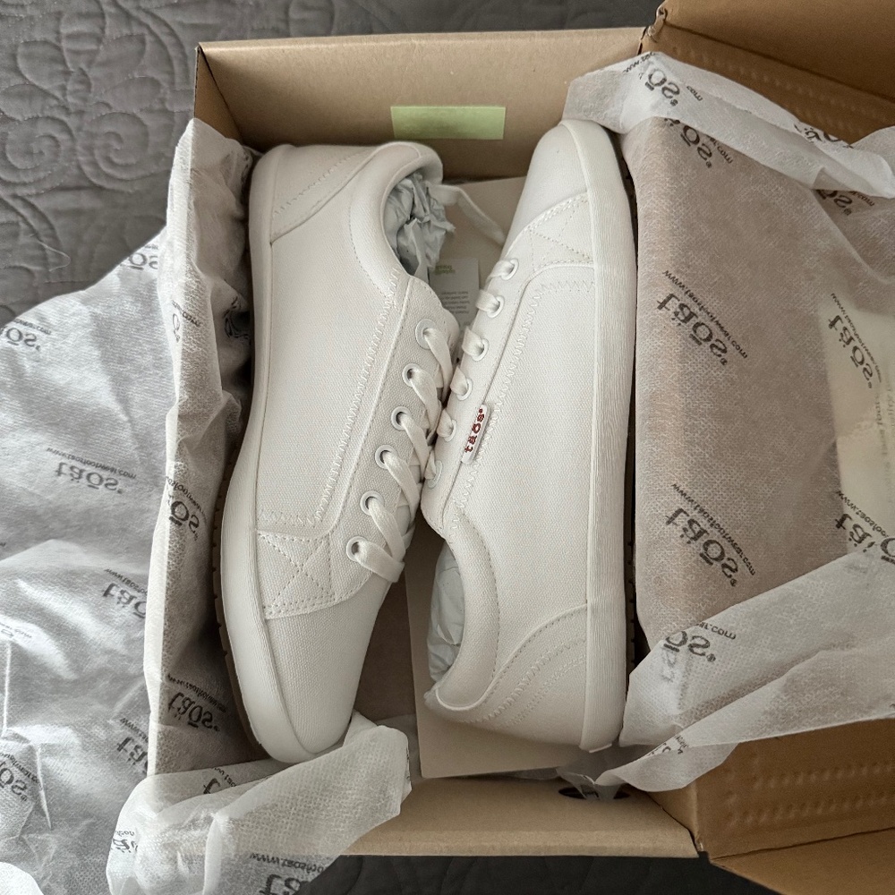 Women’s Taos shoes 9.5 W